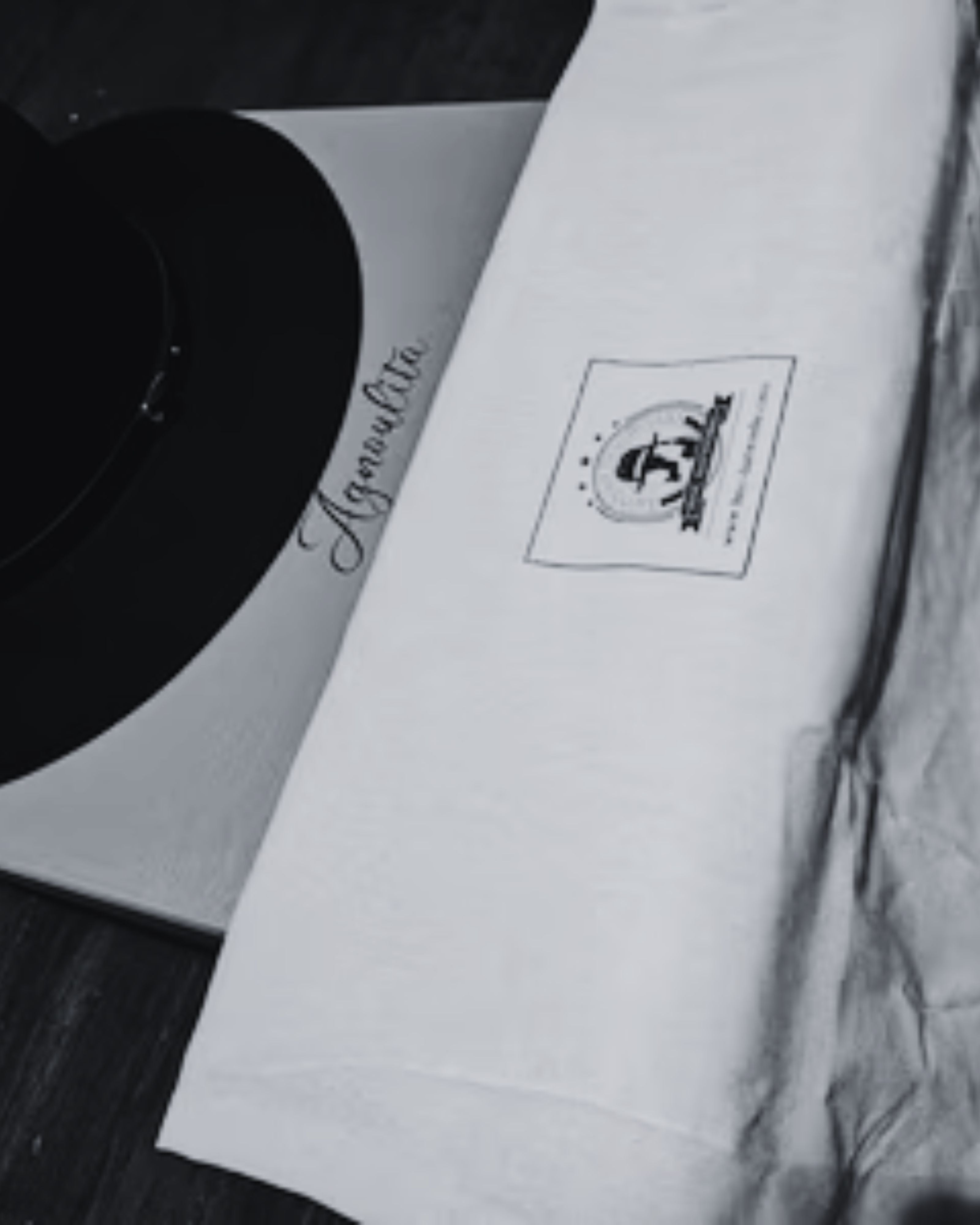 Customer photo of the organic cotton protective bag included with every Agnoulita hat