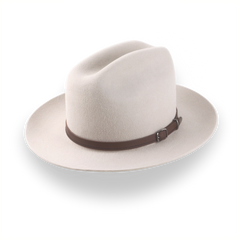 Beige Cowboy Fedora Hoed met Artisanale Leren Hoedenriem | The Patriot