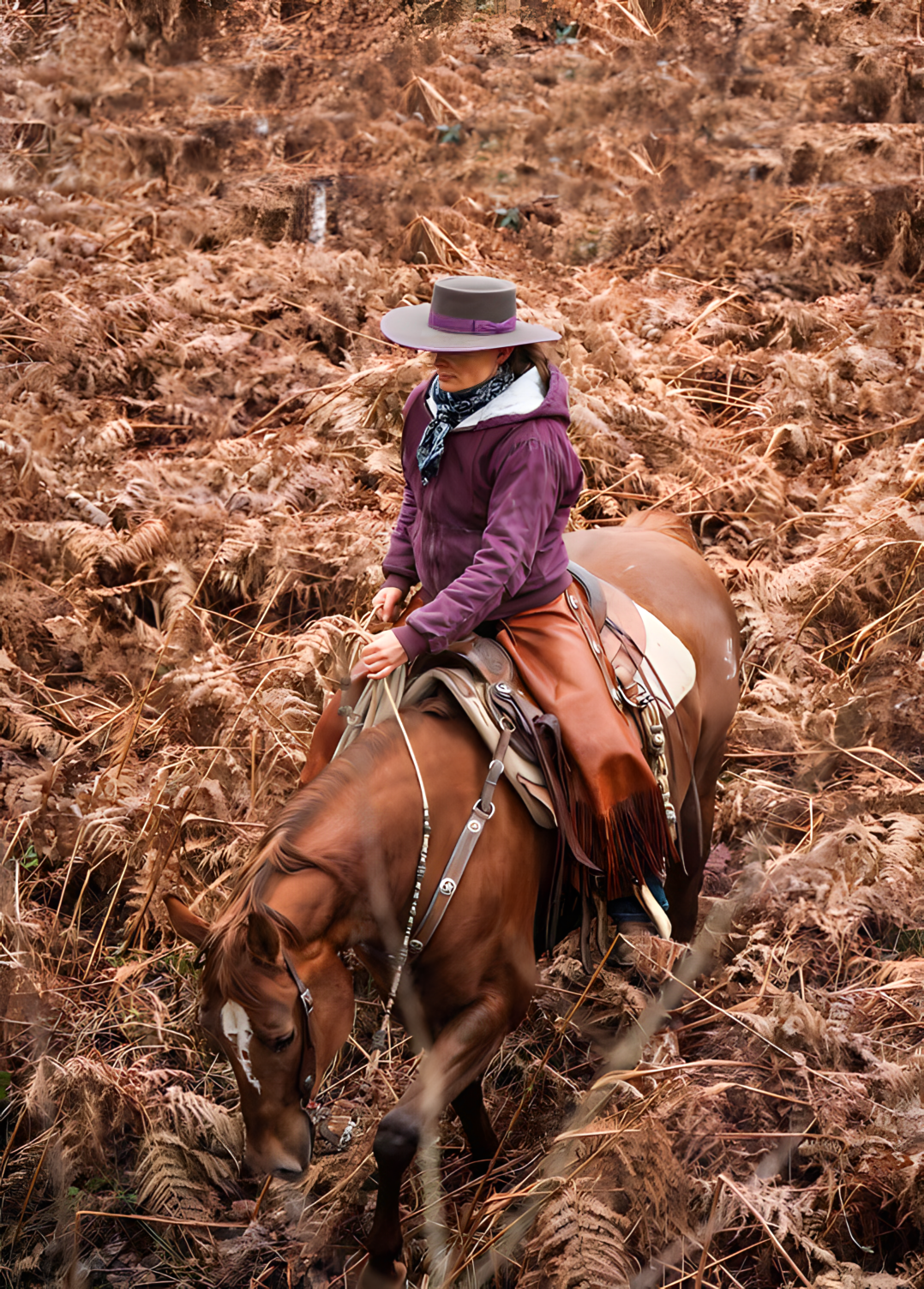 woman horseback riding in an Agnoulita Buckaroo